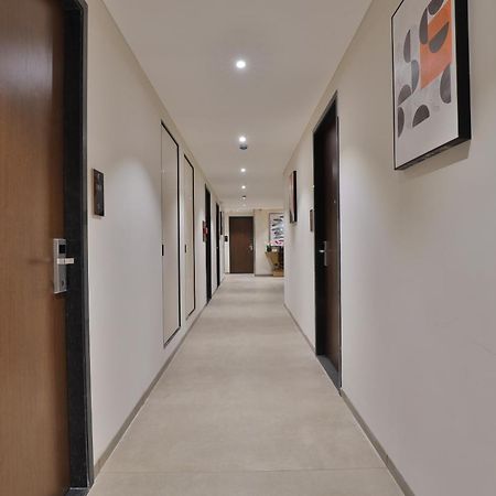 Hotel Elements Surat Luaran gambar