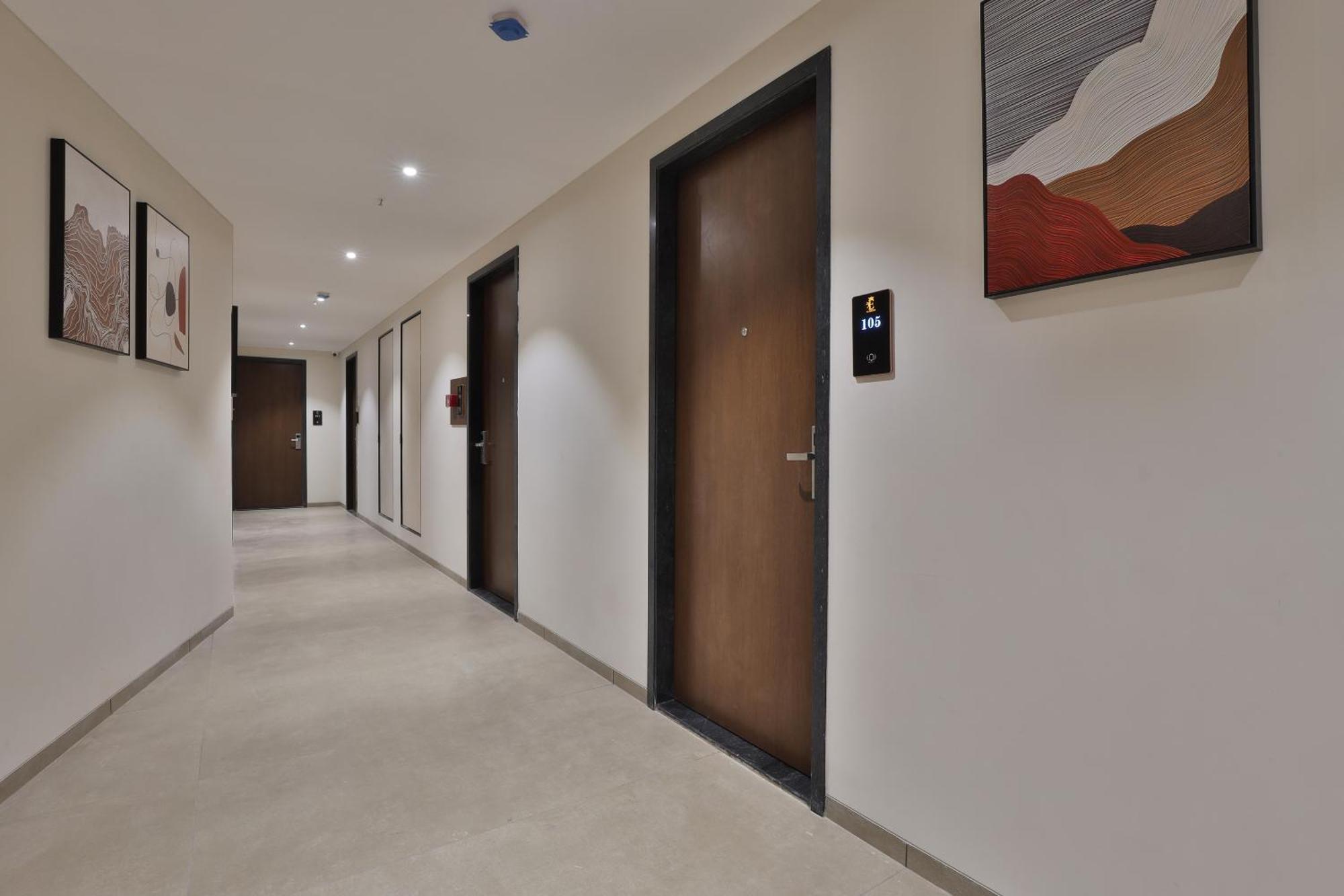 Hotel Elements Surat Luaran gambar