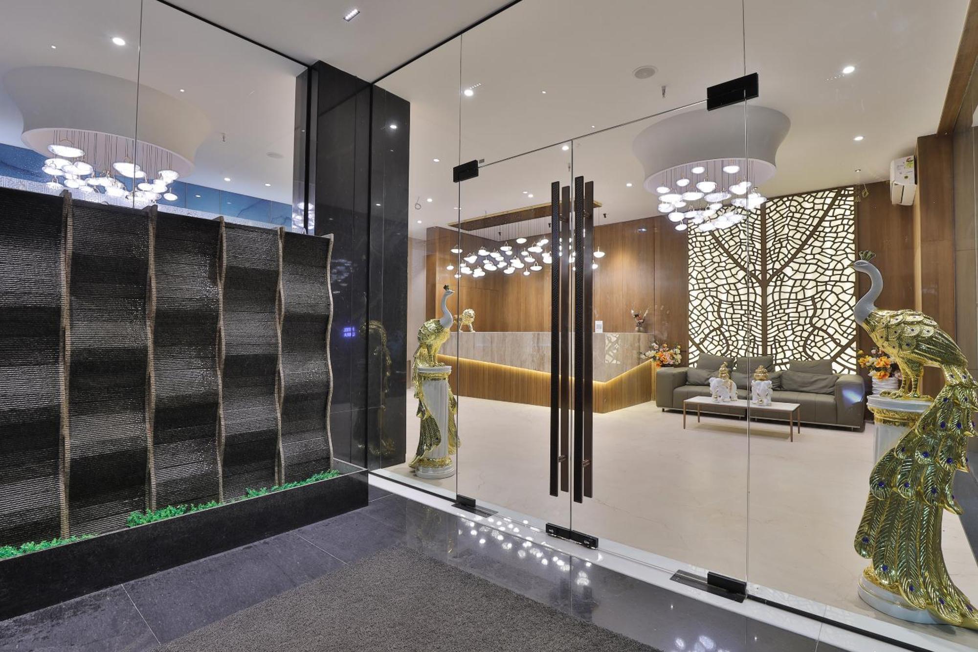 Hotel Elements Surat Luaran gambar