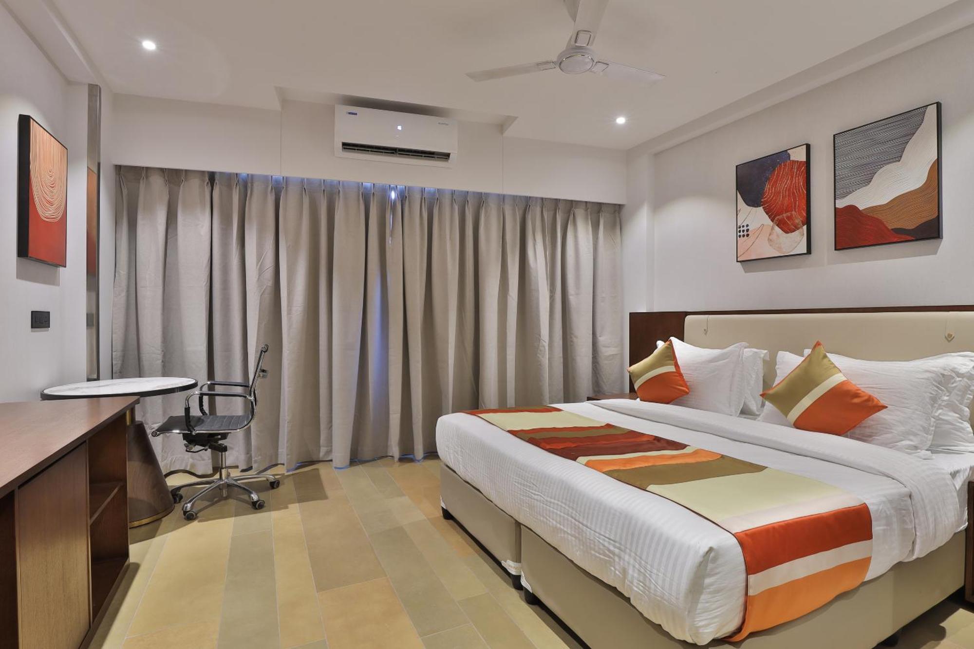 Hotel Elements Surat Luaran gambar