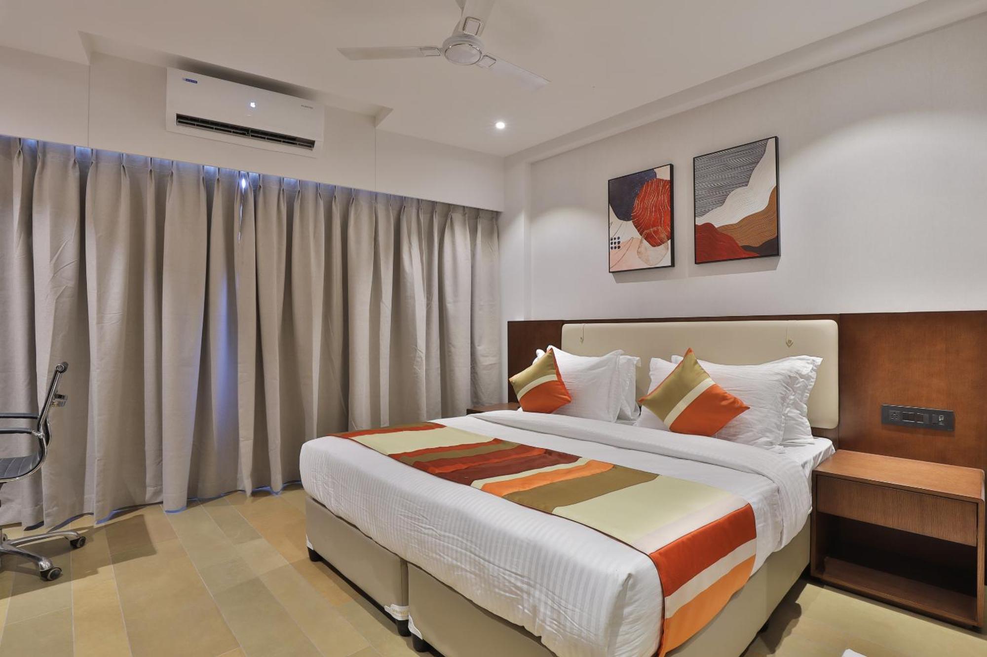 Hotel Elements Surat Luaran gambar