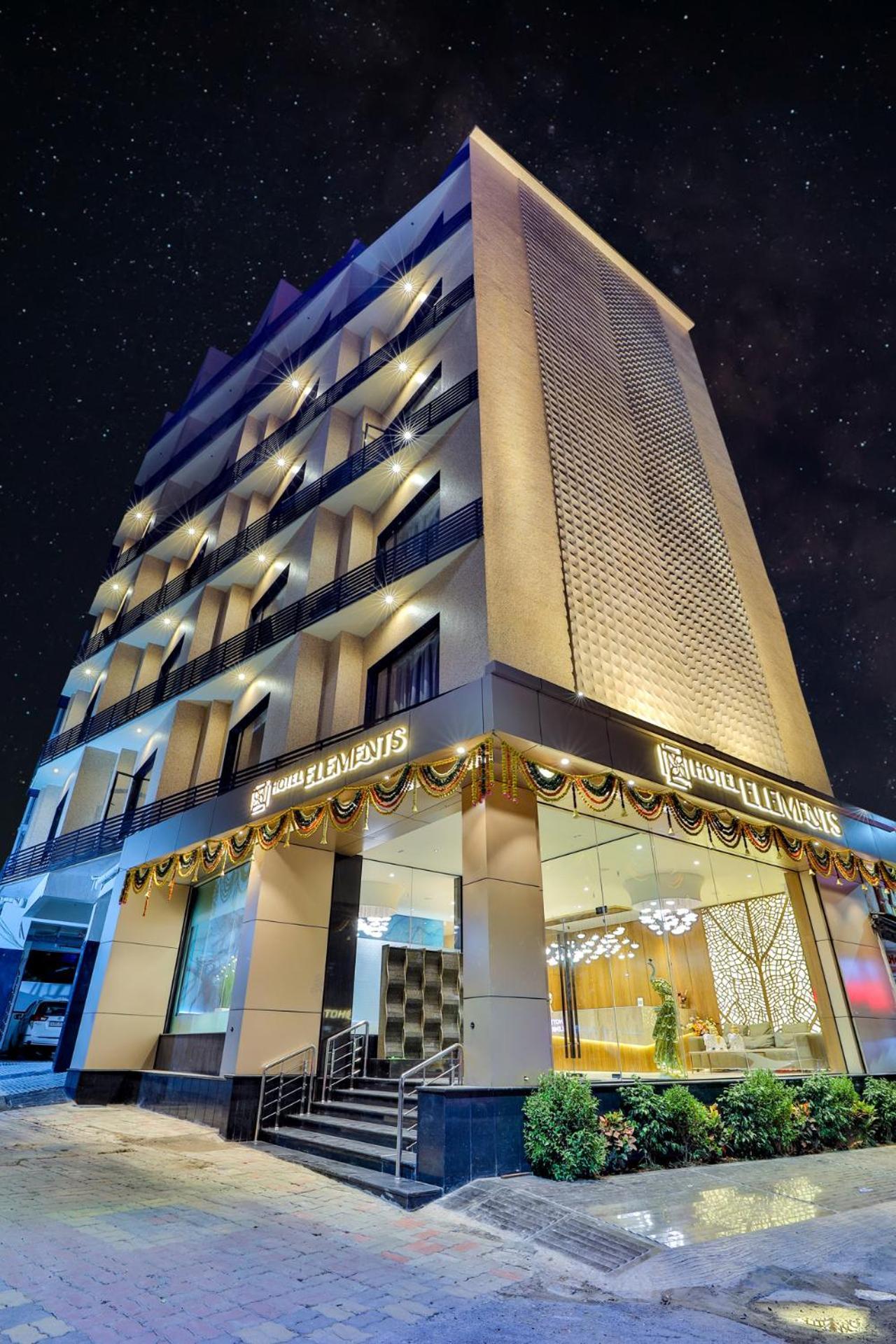 Hotel Elements Surat Luaran gambar