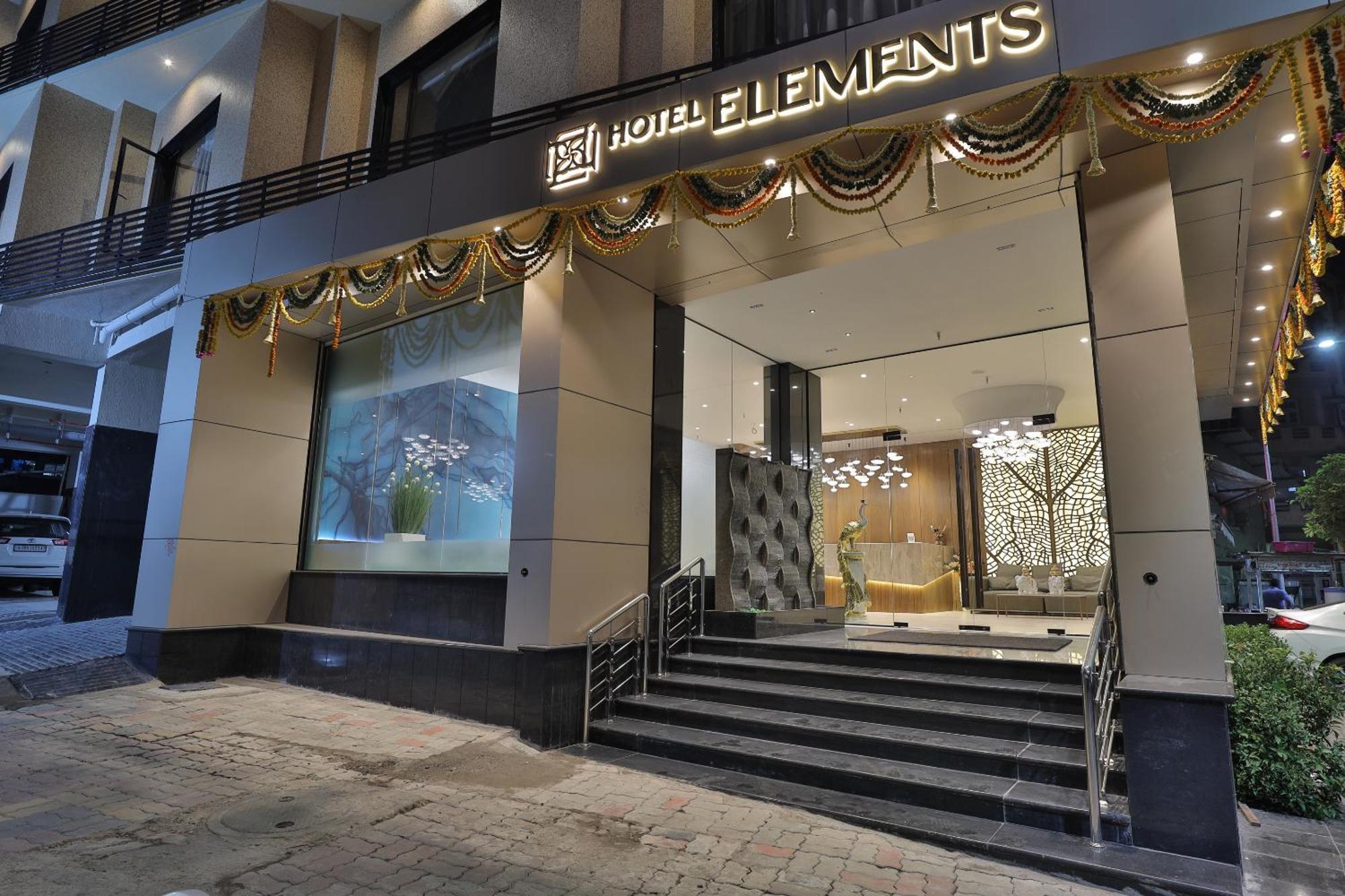 Hotel Elements Surat Luaran gambar
